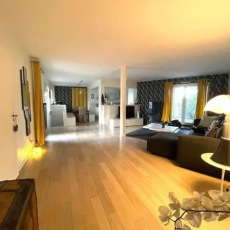 Duplex De 120m2 Avec 3 & Jardin Arbore Appartement Versailles